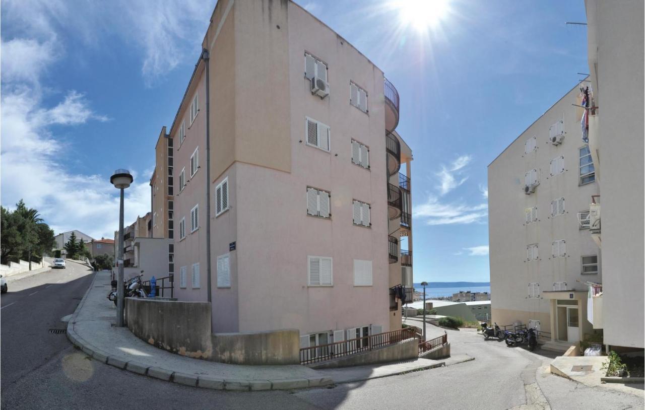 Stunning Apartment In Makarska With Kitchen Bagian luar foto